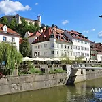 Alpha Romantic Suites Ljubljana